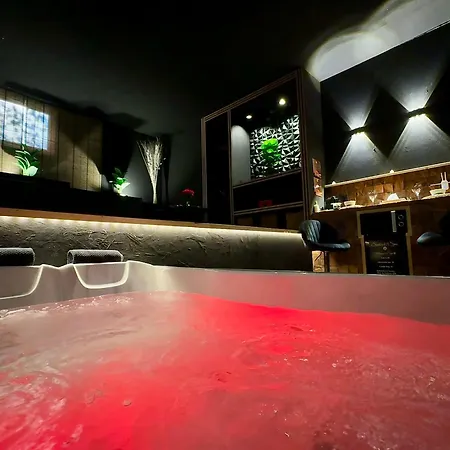 Mirage -private Jacuzzi & Sauna In Love hotel Marbella