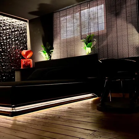 Love hotel Mirage -private Jacuzzi & Sauna In